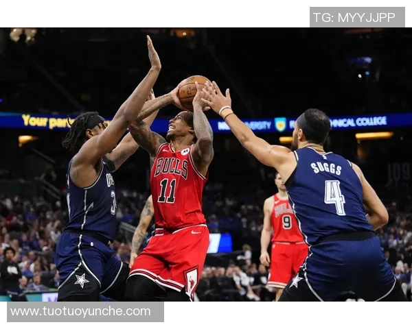 快船与达拉斯独行侠激战正酣谁能在季后赛中笑到最后